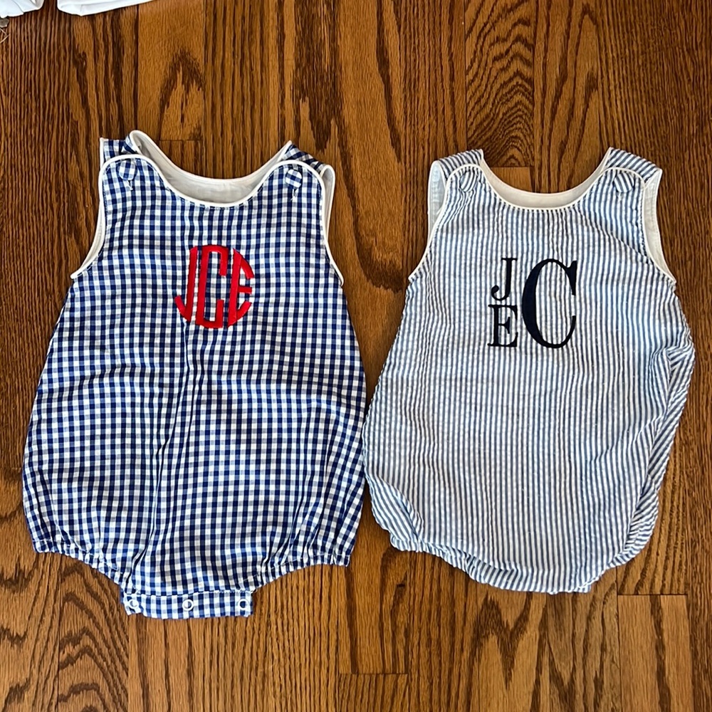 jCe monogram bubbles
